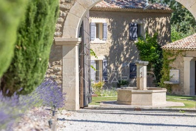/international/fr/oppede-provence-alpes-cote-d-azur-310105405294/
