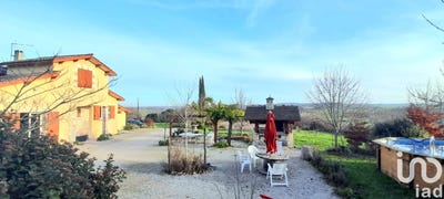 /international/fr/moncaut-aquitaine-310096776647/