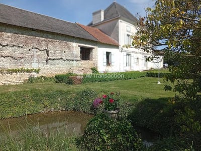 /international/fr/mirebeau-auvergne-310101085394/