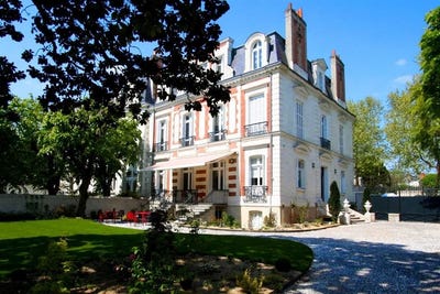 /international/fr/tours-centre-val-de-loire-310107295584/
