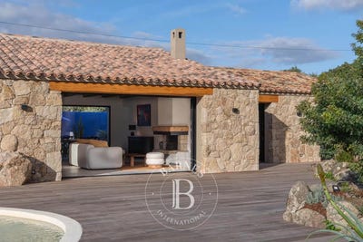 /international/fr/sainte-lucie-de-porto-vecchio-corsica-310109558624/