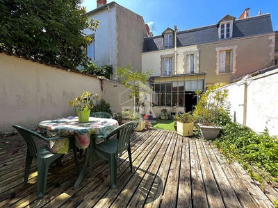 /international/fr/la-rochelle-franche-comte-310100040432/