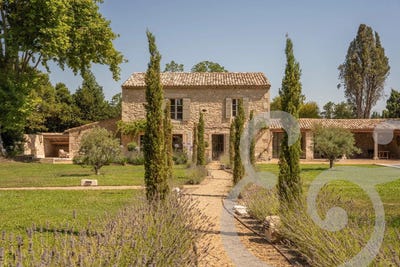 /international/fr/saint-remy-de-provence-provence-alpes-cote-d-azur-310101514887/?lang=en