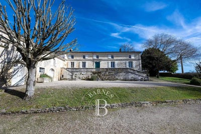 /international/fr/moulidars-charente-310102293449/