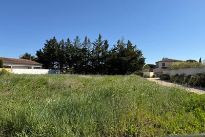 /international/fr/saint-quentin-la-poterie-languedoc-roussillon-310100962215/