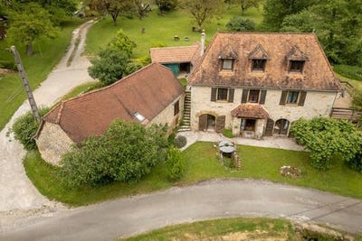 /international/fr/la-chapelle-aux-saints-limousin-310101378921/?lang=en