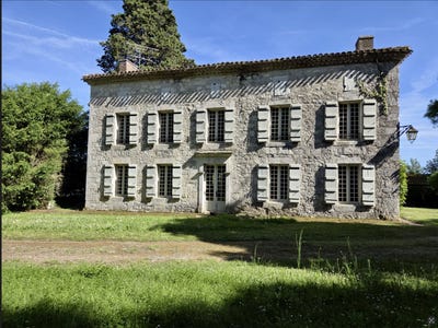 /international/fr/sauvagnas-aquitaine-310108928240/
