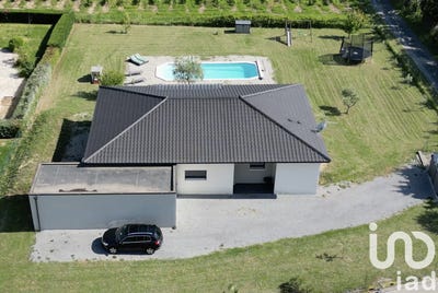 /international/fr/vallon-pont-d-arc-rhone-310099836515/