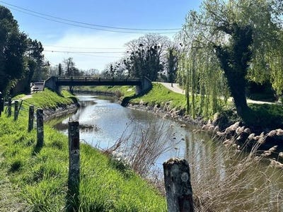 /international/fr/checy-centre-val-de-loire-310100114802/