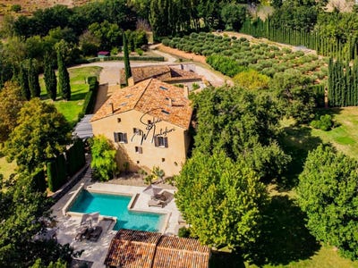 /international/fr/fox-amphoux-provence-alpes-cote-d-azur-310100711798/