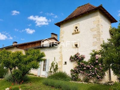 /international/fr/les-essards-charente-310108247823/