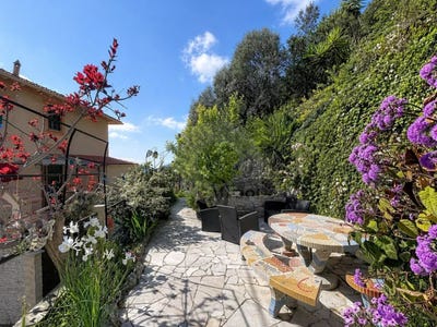 /international/fr/menton-provence-alpes-cote-d-azur-310107839337/