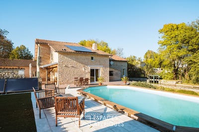 /international/fr/la-mothe-saint-heray-charente-310106332238/