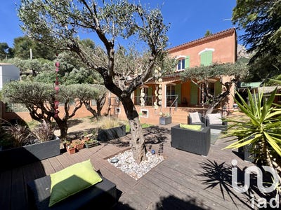 /international/fr/le-revest-les-eaux-provence-alpes-cote-d-azur-310100955235/