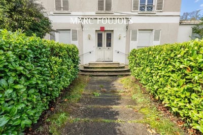 /international/fr/coye-la-foret-picardie-310103770625/