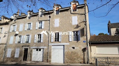 /international/fr/laroquebrou-auvergne-310104897877/