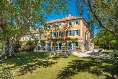 /international/fr/avignon-provence-alpes-cote-d-azur-310108403975/