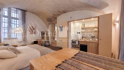 /international/fr/uzes-languedoc-roussillon-310100067473/
