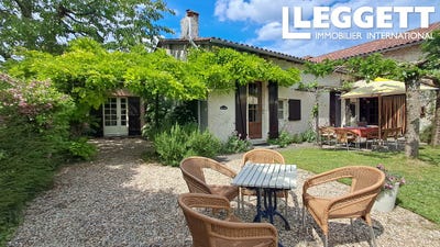 /international/fr/champagne-et-fontaine-aquitaine-310100108834/
