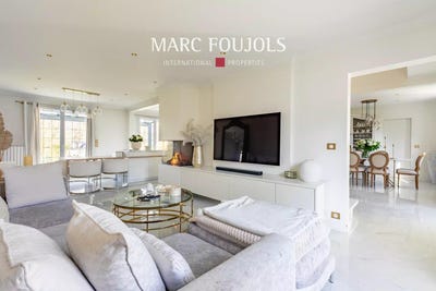 /international/fr/chantilly-picardie-310097323354/