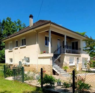/international/fr/terrasson-lavilledieu-aquitaine-310100884579/