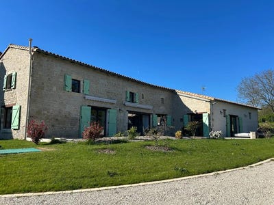 /international/fr/coulonges-sur-l-autize-charente-310107967162/