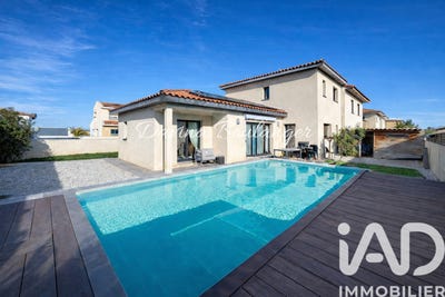 /international/fr/ponteilla-languedoc-roussillon-310105987767/