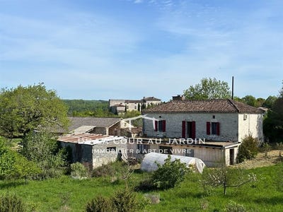 /international/fr/montcuq-midi-pyrenees-310107922606/
