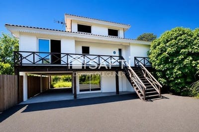 /international/fr/gujan-mestras-aquitaine-310108459702/