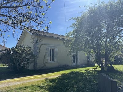 /international/fr/saint-aigulin-charente-310108596188/