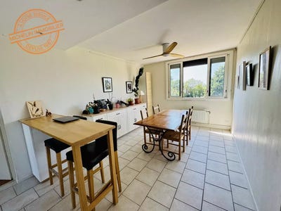 /international/fr/champagne-au-mont-d-or-rhone-310109850432/