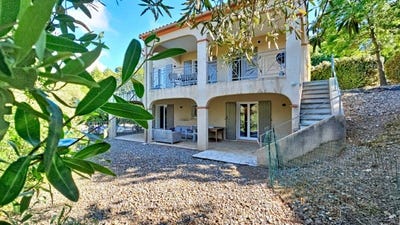 /international/fr/caunes-minervois-languedoc-roussillon-310108138851/
