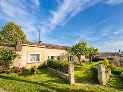 /international/fr/montmoreau-saint-cybard-charente-310109021368/