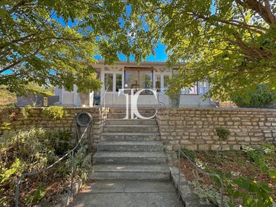 /international/fr/saint-bres-languedoc-roussillon-310101087508/