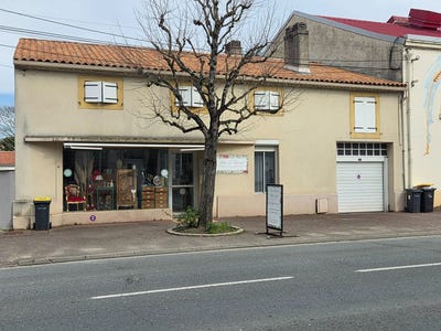 /international/fr/sainte-bazeille-aquitaine-310106410541/