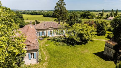 /international/fr/castillon-la-bataille-aquitaine-310108631016/