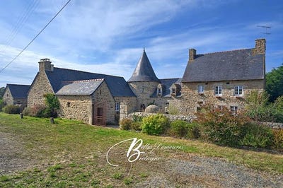 /international/fr/treguier-brittany-310093909475/