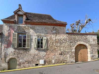 /international/fr/maintenon-centre-val-de-loire-310107499903/