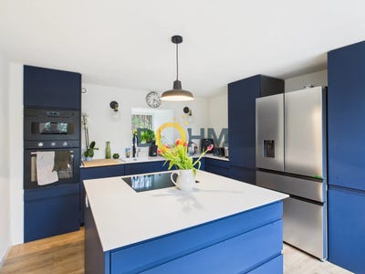 /international/fr/chomelix-auvergne-310105351872/