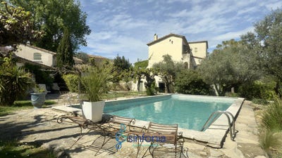 /international/fr/uzes-languedoc-roussillon-310100962723/?lang=zh-cn