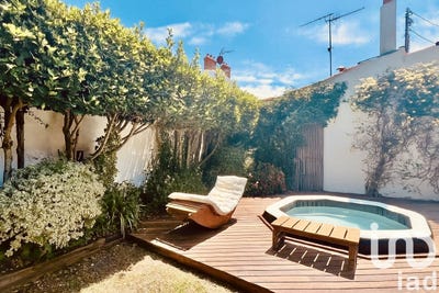 /international/fr/la-rochelle-franche-comte-310100825462/