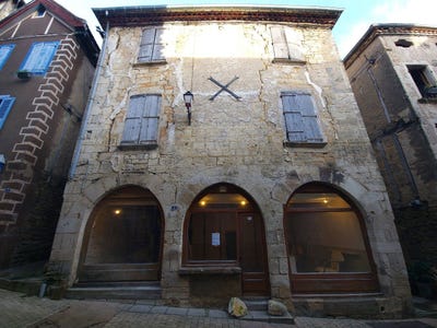 /international/fr/caylus-midi-pyrenees-310107579951/