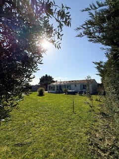 /international/fr/l-ile-d-olonne-pays-de-la-loire-310101156049/