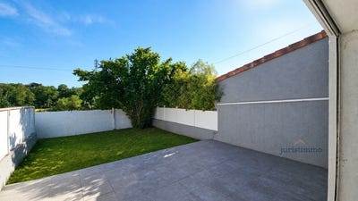 /international/fr/montboucher-sur-jabron-rhone-310109691168/