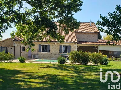 /international/fr/nanteuil-en-vallee-charente-310101559962/