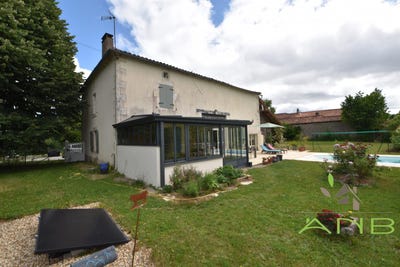/international/fr/rouzede-charente-310105082311/?lang=pt