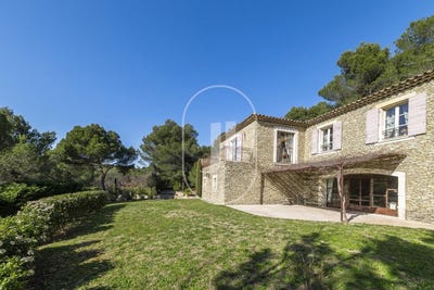/international/fr/saumane-de-vaucluse-provence-alpes-cote-d-azur-310098081727/?lang=fr