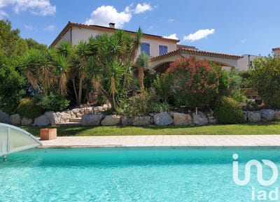 /international/fr/beaucaire-languedoc-roussillon-310103808435/