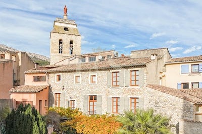 /international/fr/buis-les-baronnies-rhone-310104982224/