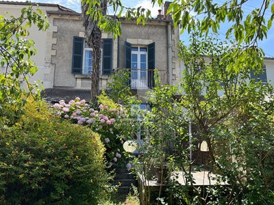/international/fr/perigueux-aquitaine-310109179539/